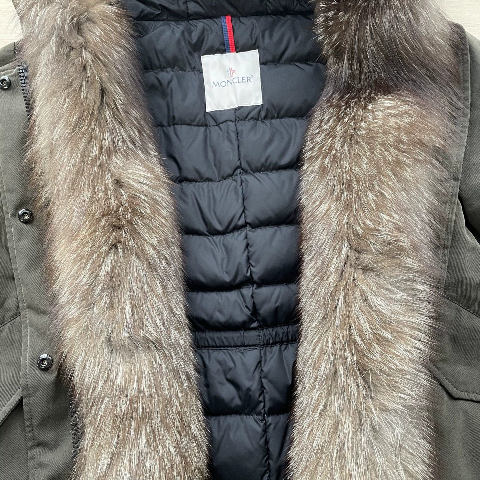 Moncler Moncler 99 New Army Green Fur Collar Parka Women's 0 Size XS / US 0-2 / IT 36-38 - 3 Thumbnail