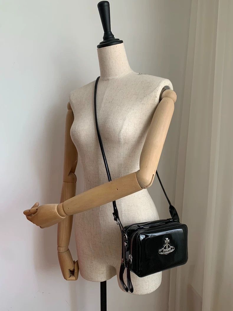 Vivienne Westwood Vivienne Westwood size os Love Heart Crocodile Saturn Bag Size ONE SIZE - 3 Thumbnail