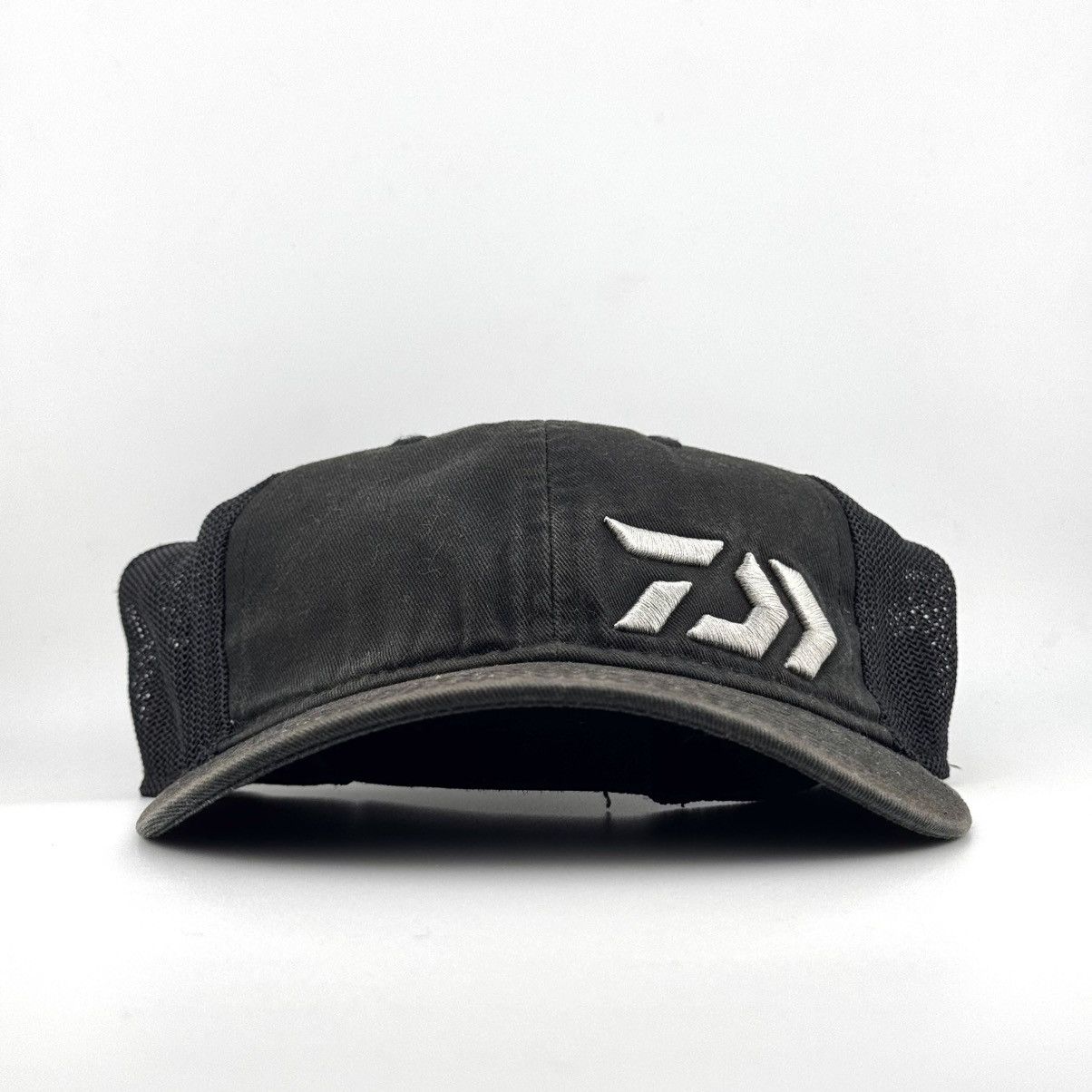 DAIWA PIER39 Daiwa Fishing Cap Embroidered Logo Vintage Sport Gear Size ONE SIZE - 1 Thumbnail