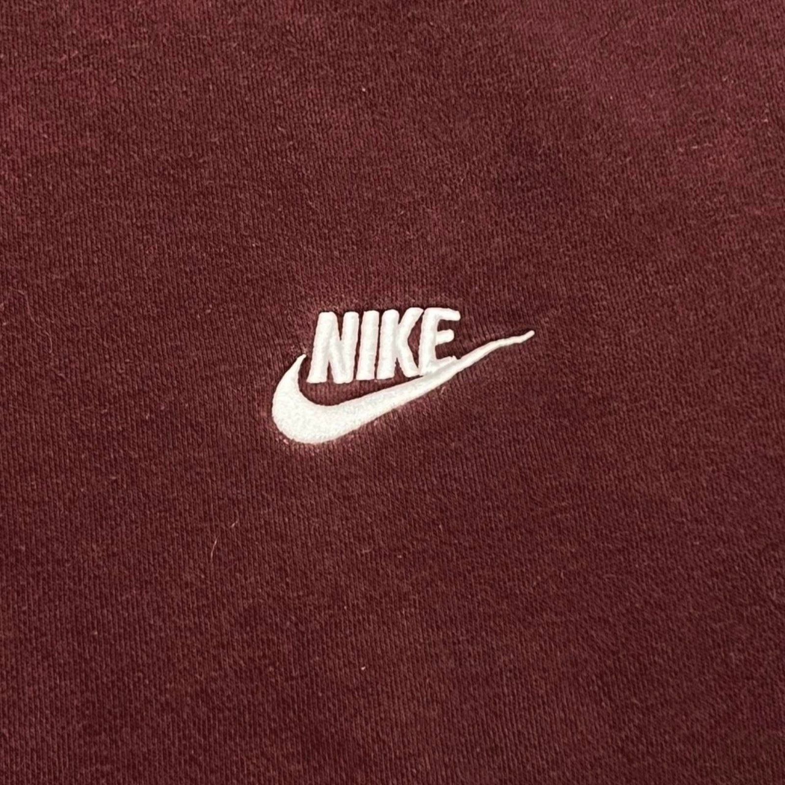 Nike Nike Club Sports / Athletic Wear Burgundy Vintage Sweatshirt Size US L / EU 52-54 / 3 - 2 Thumbnail