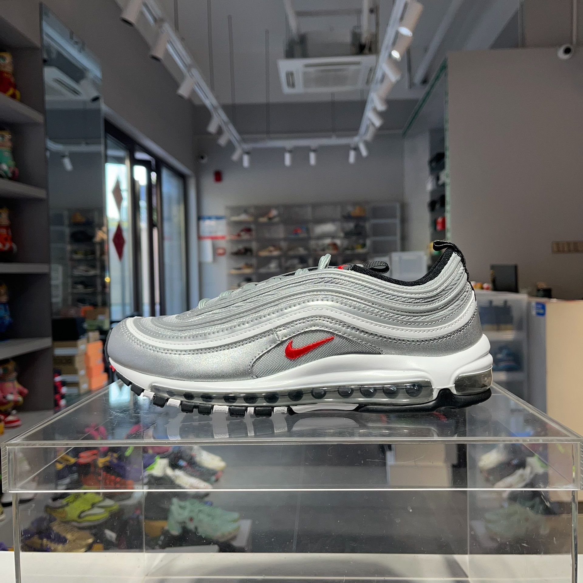 Nike Nike Lowtop Sneakers 42.5 Men Size US 9.5 / EU 42-43 - 1 Thumbnail