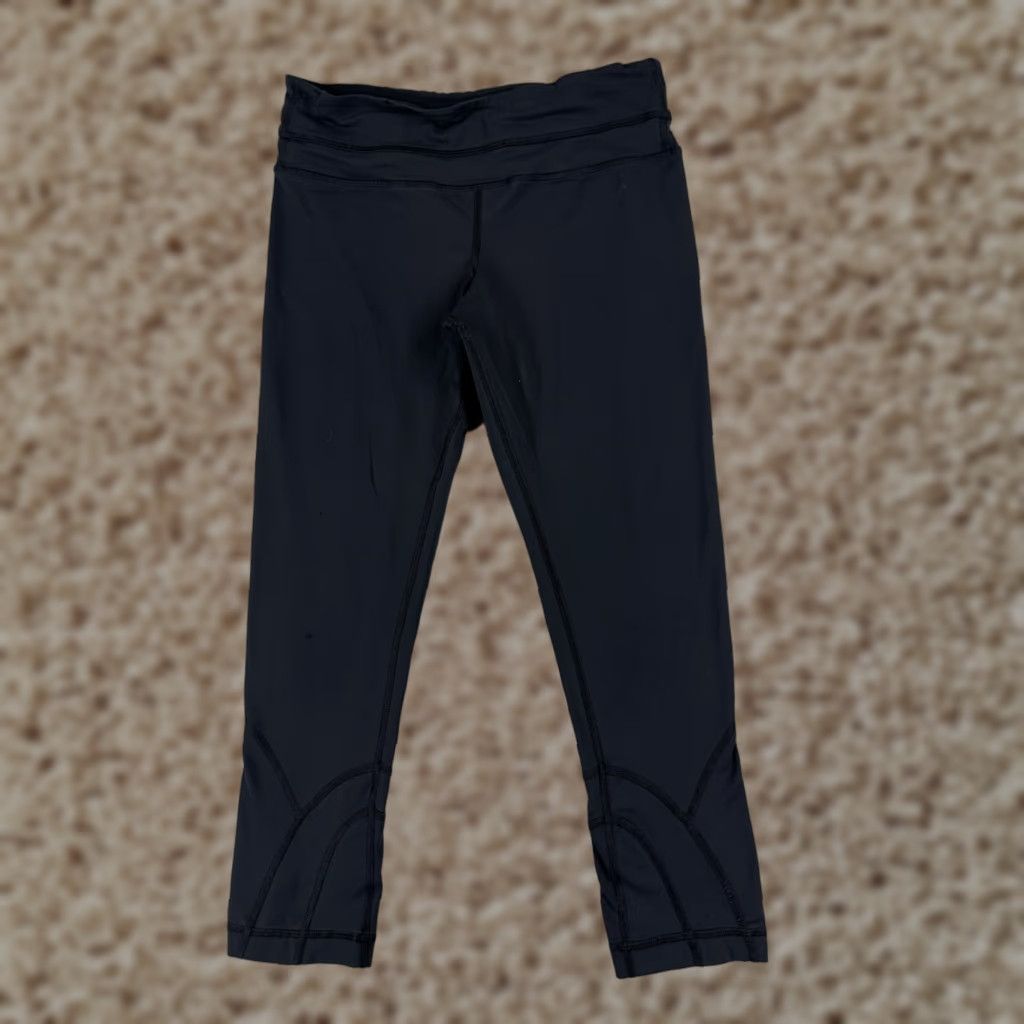 Lululemon LULULEMON Women's Align Crop Pants Size 6 Black 22" Gym Yoga Activewear Size 28" / US 6 / IT 42 - 1 Thumbnail