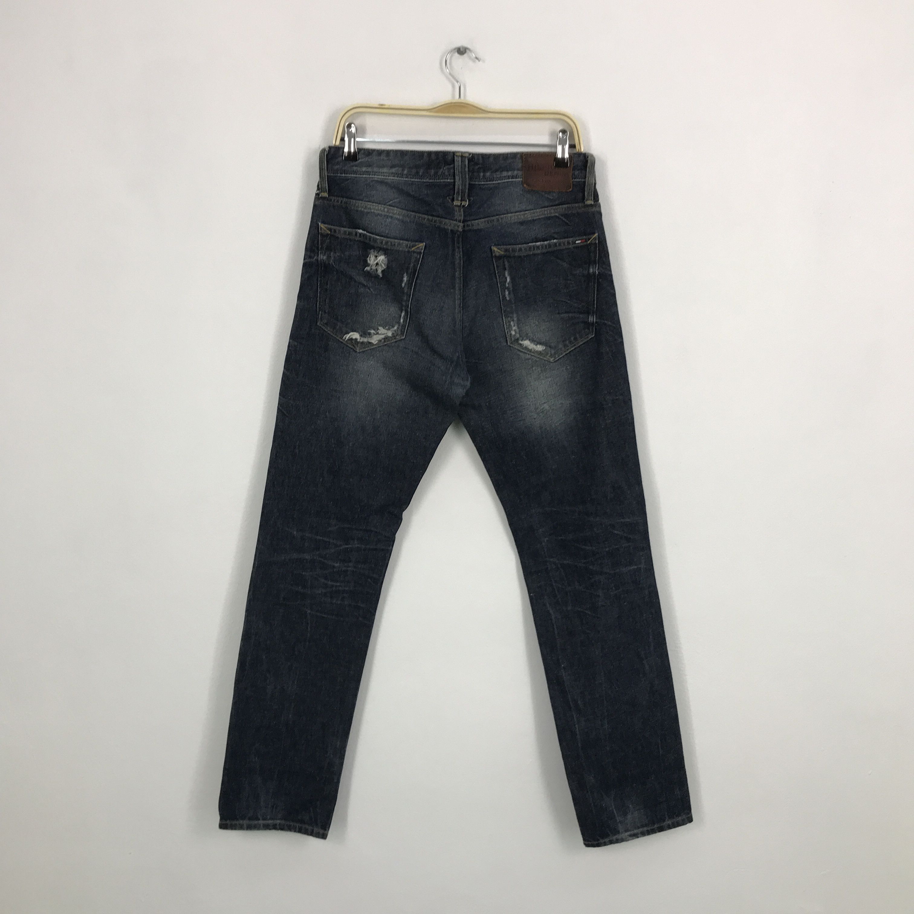 Tommy Hilfiger Denim tommy hilfiger distressed jean pants Size US 32 / EU 48 - 4 Thumbnail