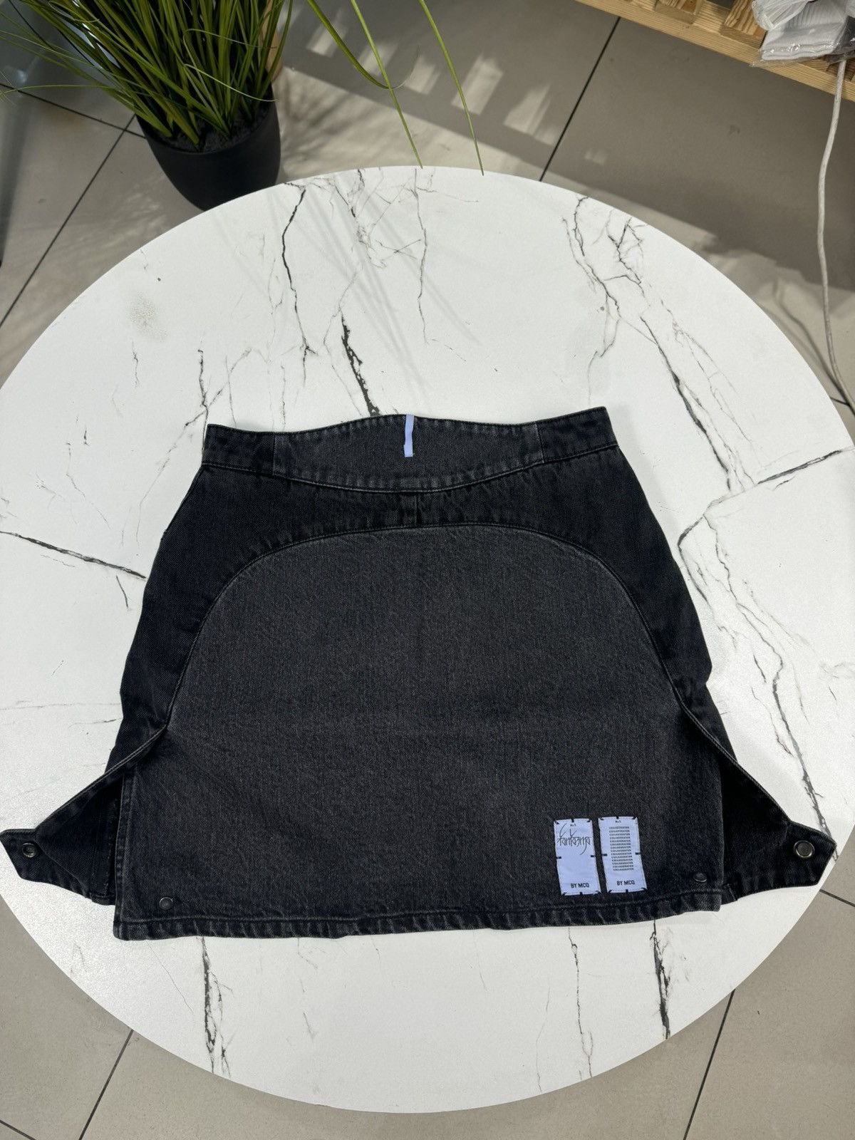McQ Alexander McQueen MCQ BLACK DENIM MOTOR PANELED SKIRT Size 26" / US 2 / IT 38 - 3 Thumbnail
