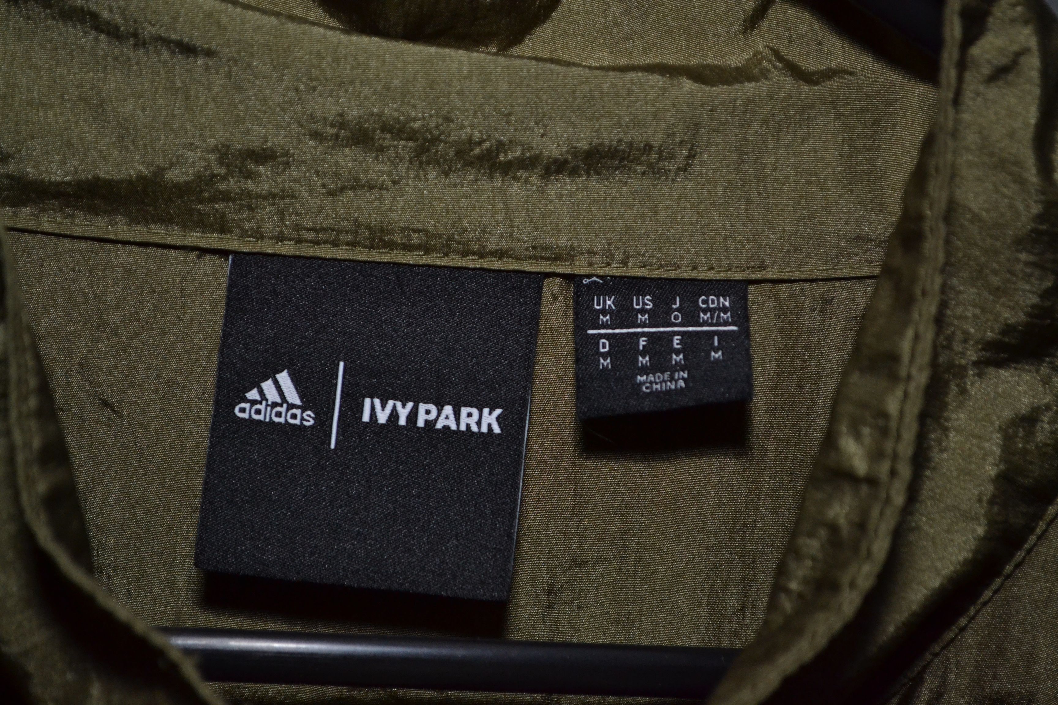 Adidas × Ivy Park Adidas x Ivy Park Unisex Nylon Metal IVP Anorak Jacket Olive Size US M / EU 48-50 / 2 - 10 Thumbnail