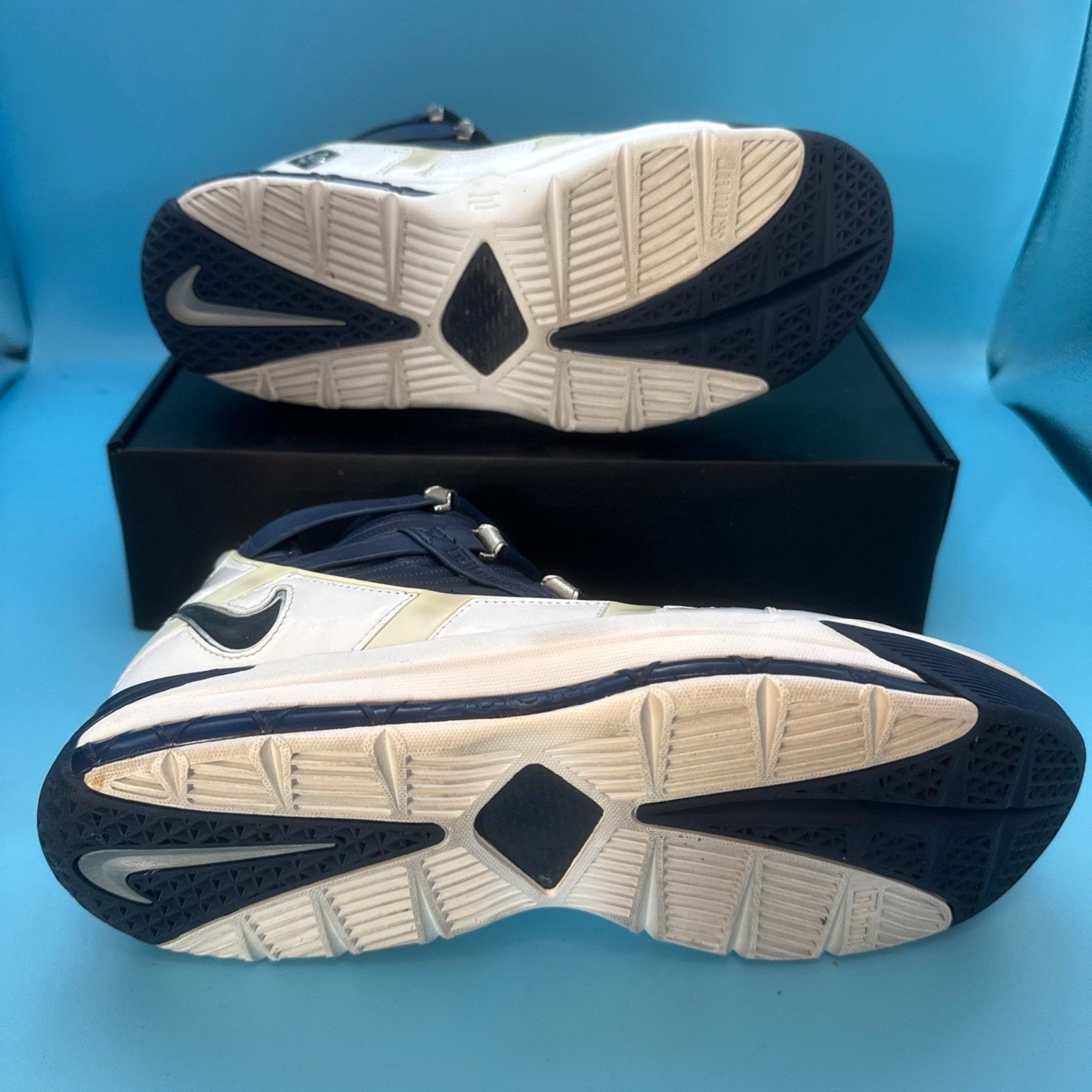 Nike Nike Zoom Lebron III Midnight Navy m8.5 w10 Size US 8.5 / EU 41-42 - 7 Thumbnail