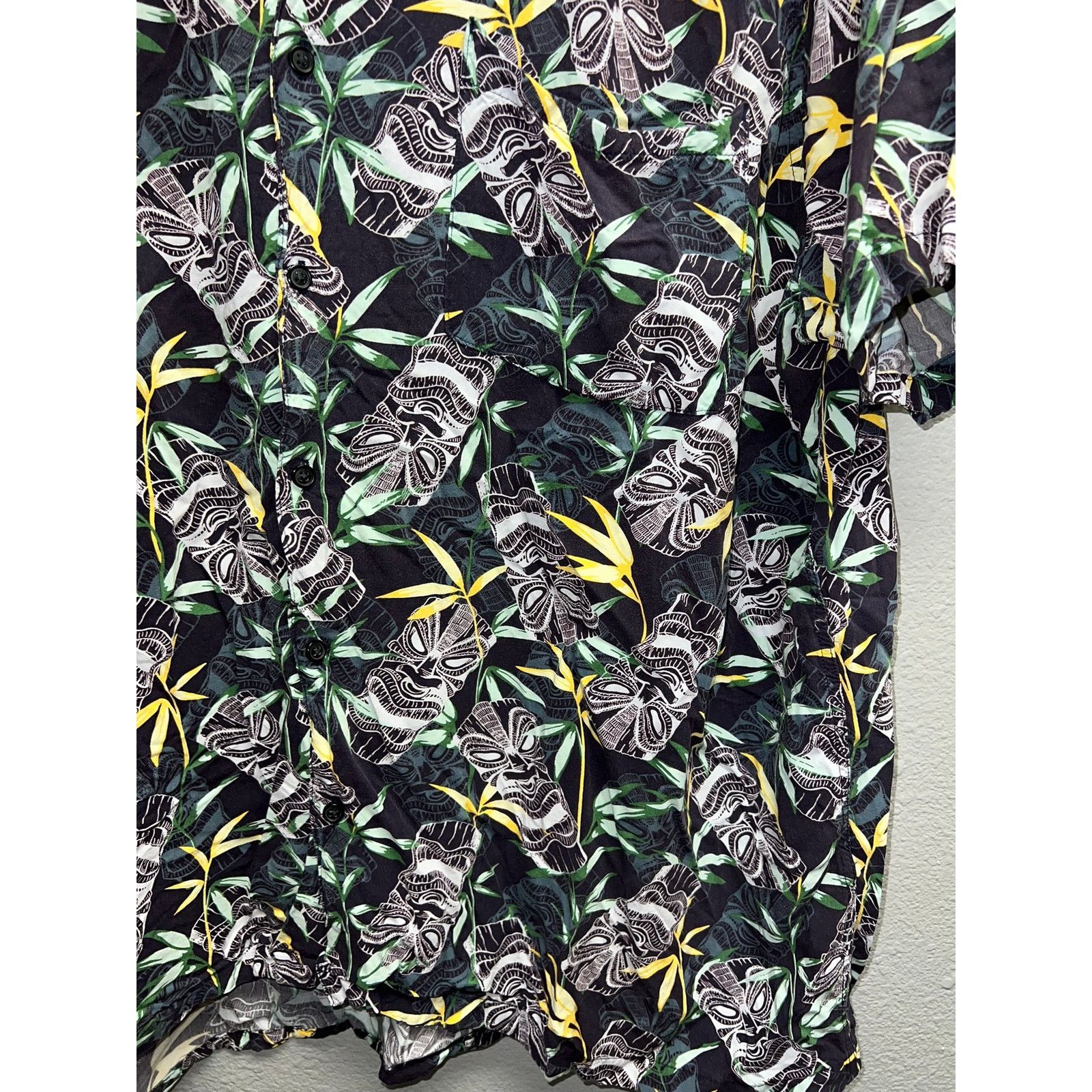 Croft & Barrow Tiki Head Shirt Button Up Easter Island Hawaiian Shirt 3XL Size US XXL / EU 58 / 5 - 4 Thumbnail