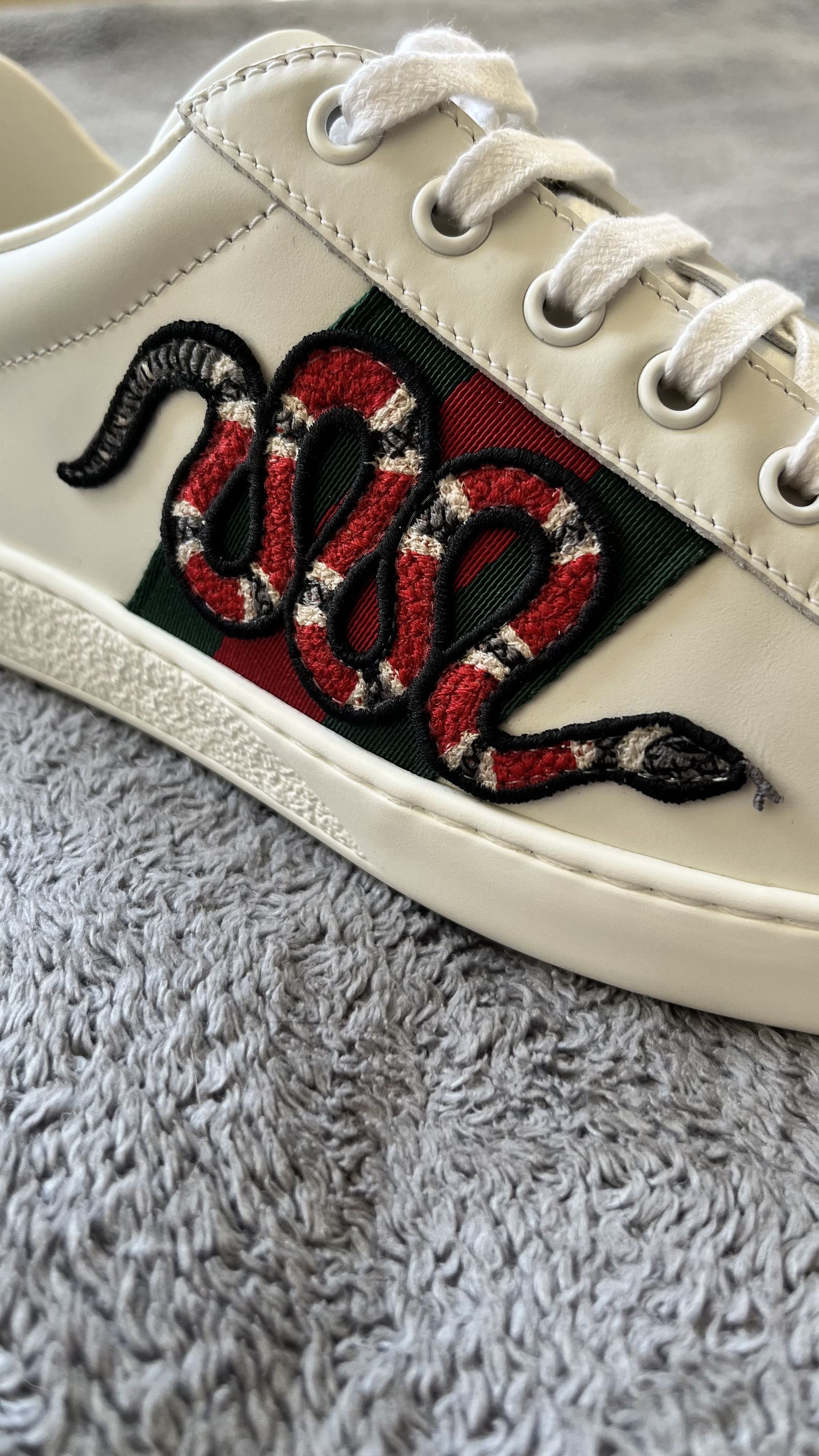 Gucci Gucci Ace Embroidered Snake Sneakers – White Size US 9 / EU 42 - 6 Thumbnail