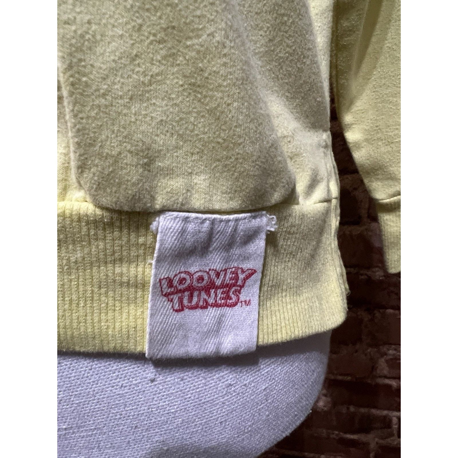& Other Stories Looney Tunes Juniors Sz S Sylvester Tweedy Yellow Sweatshirt Size S / US 4 / IT 40 - 2 Thumbnail