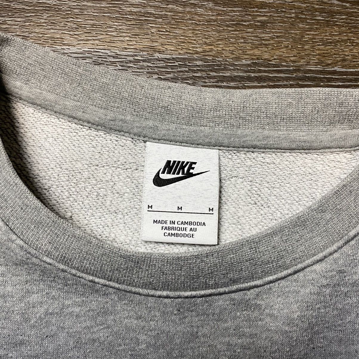 Nike Vintage Nike Custom Sweatshirt Size m Size US M / EU 48-50 / 2 - 7 Thumbnail