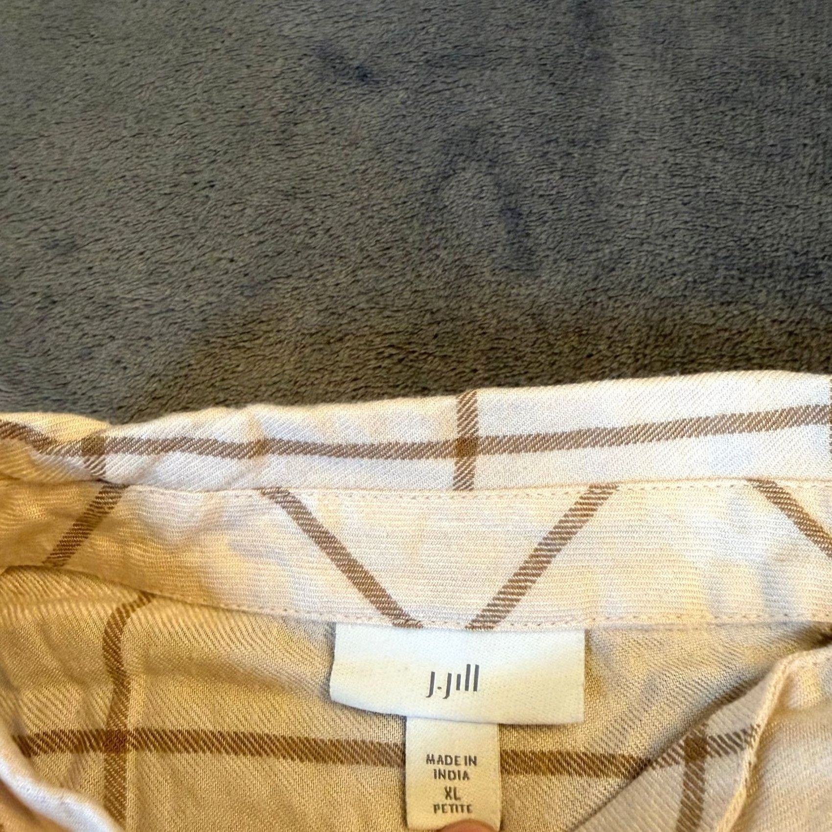 J. Jill J. Jill Plaid Button-Up Shirt Women’s XL Petite Oversized Beige Brown Collared Button Front Pockets Tunic Size XL / US 12-14 / IT 48-50 - 2 Thumbnail
