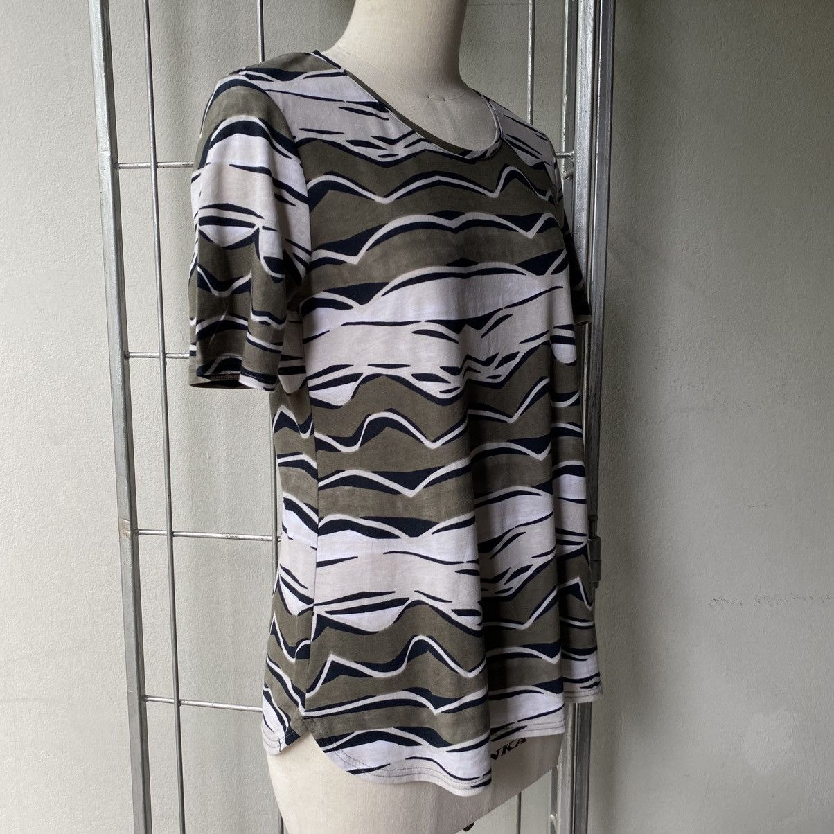 Designer EVEX Olive White Abstract Print T-Shirt Size S / US 4 / IT 40 - 15 Thumbnail