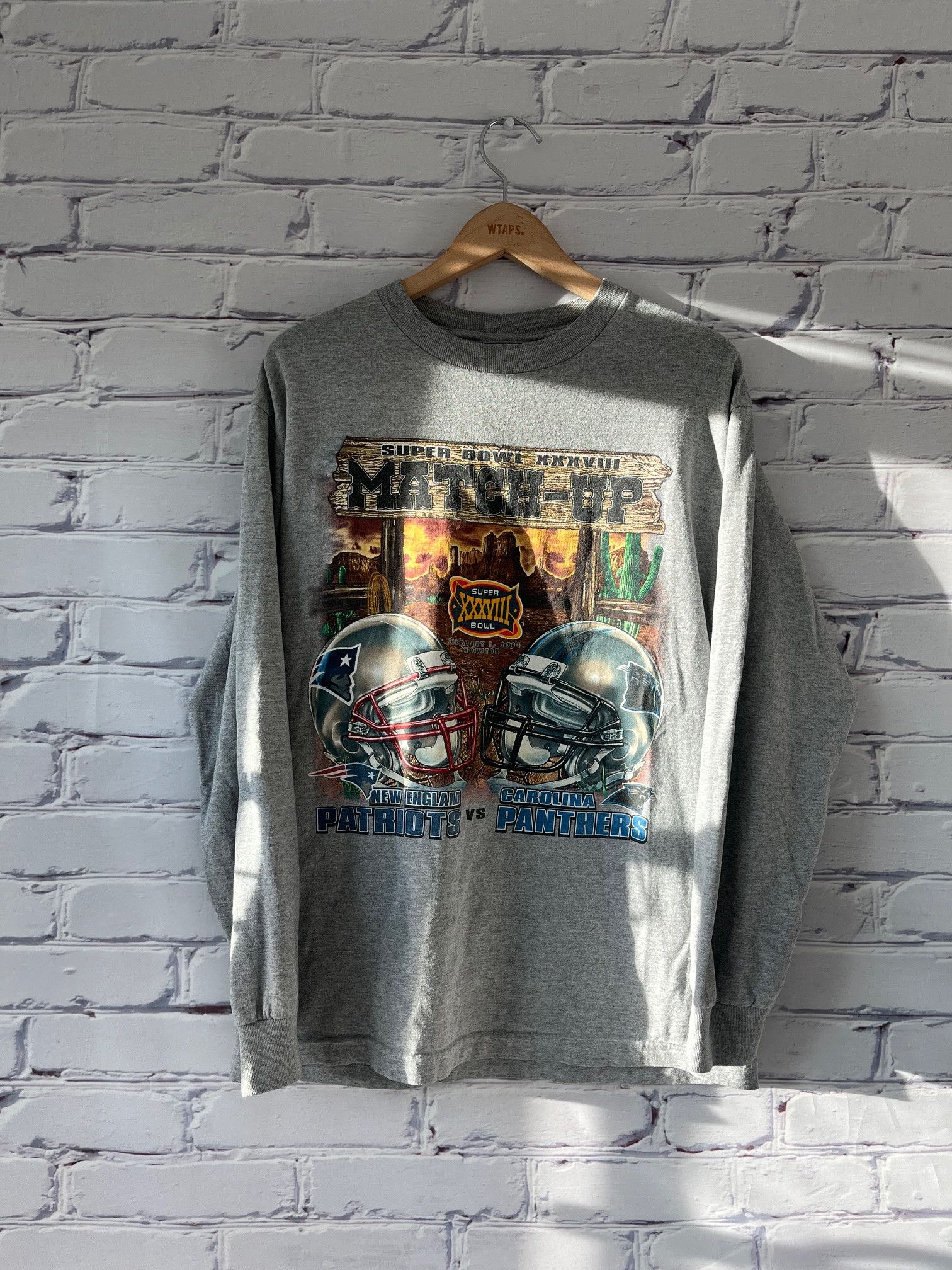 NFL 2004 Super Bowl Patriots vs Panthers Longsleeve T-Shirt Size US M / EU 48-50 / 2 - 1 Thumbnail