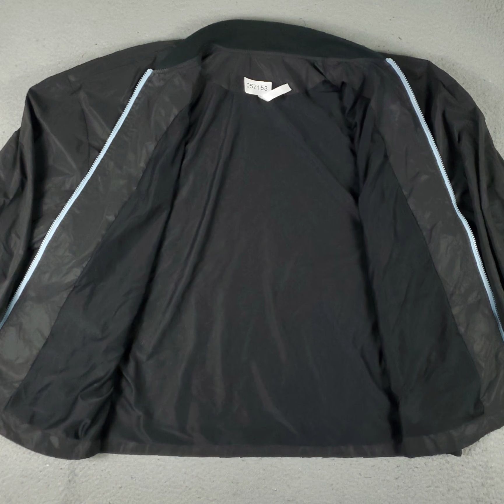 Fabletics Fabletics Windbreaker Jacket Mens XL Gray Nylon Full Zip Golf Outdoor Sports Size US XL / EU 56 / 4 - 6 Thumbnail