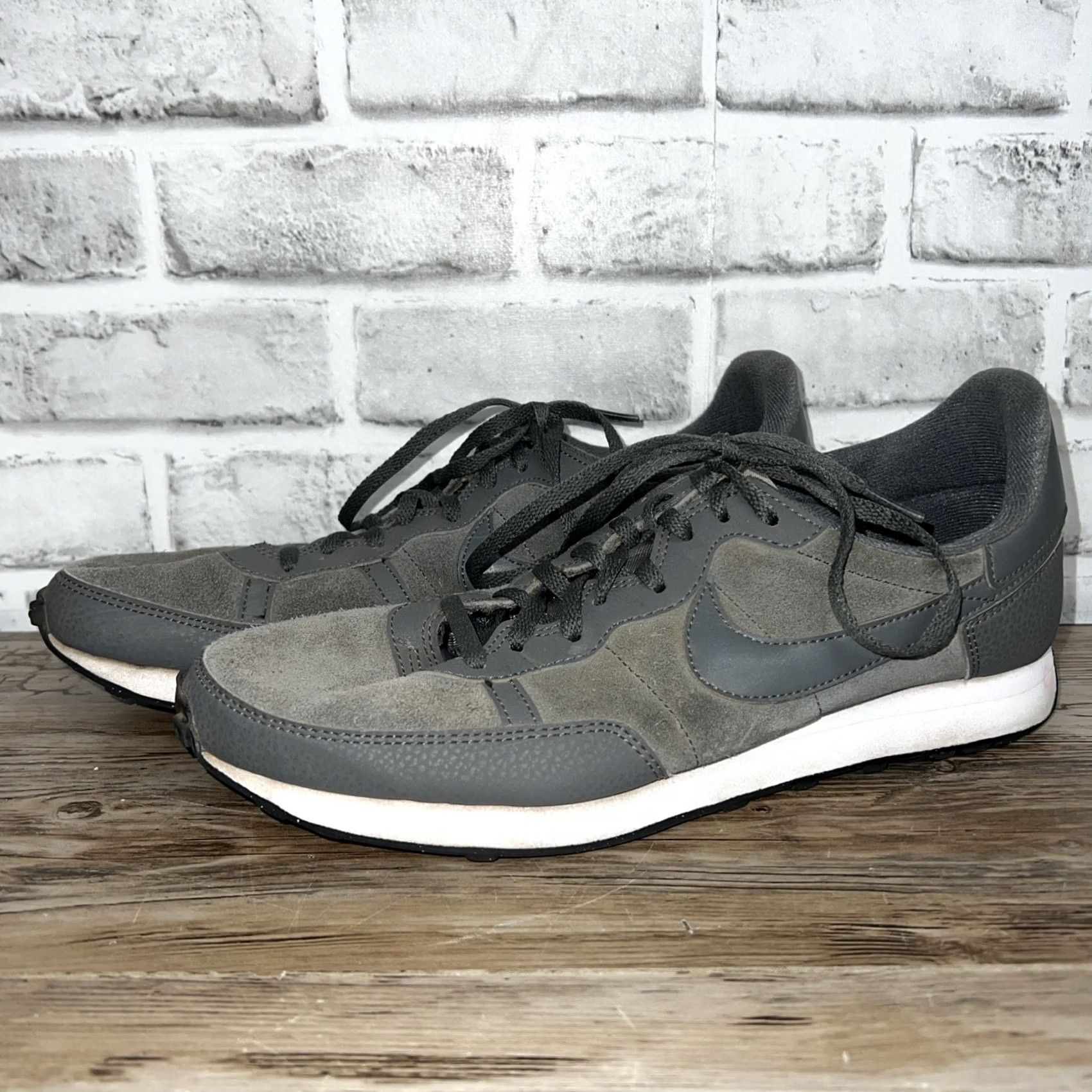Nike Nike Challenger OG SE Sneaker Mens 11.5 Iron Grey Gray Lace Up Athletic Shoe Nike Challenger Sneaker Mens 11.5 Iron Grey Size US 12 / EU 45 - 2 Thumbnail