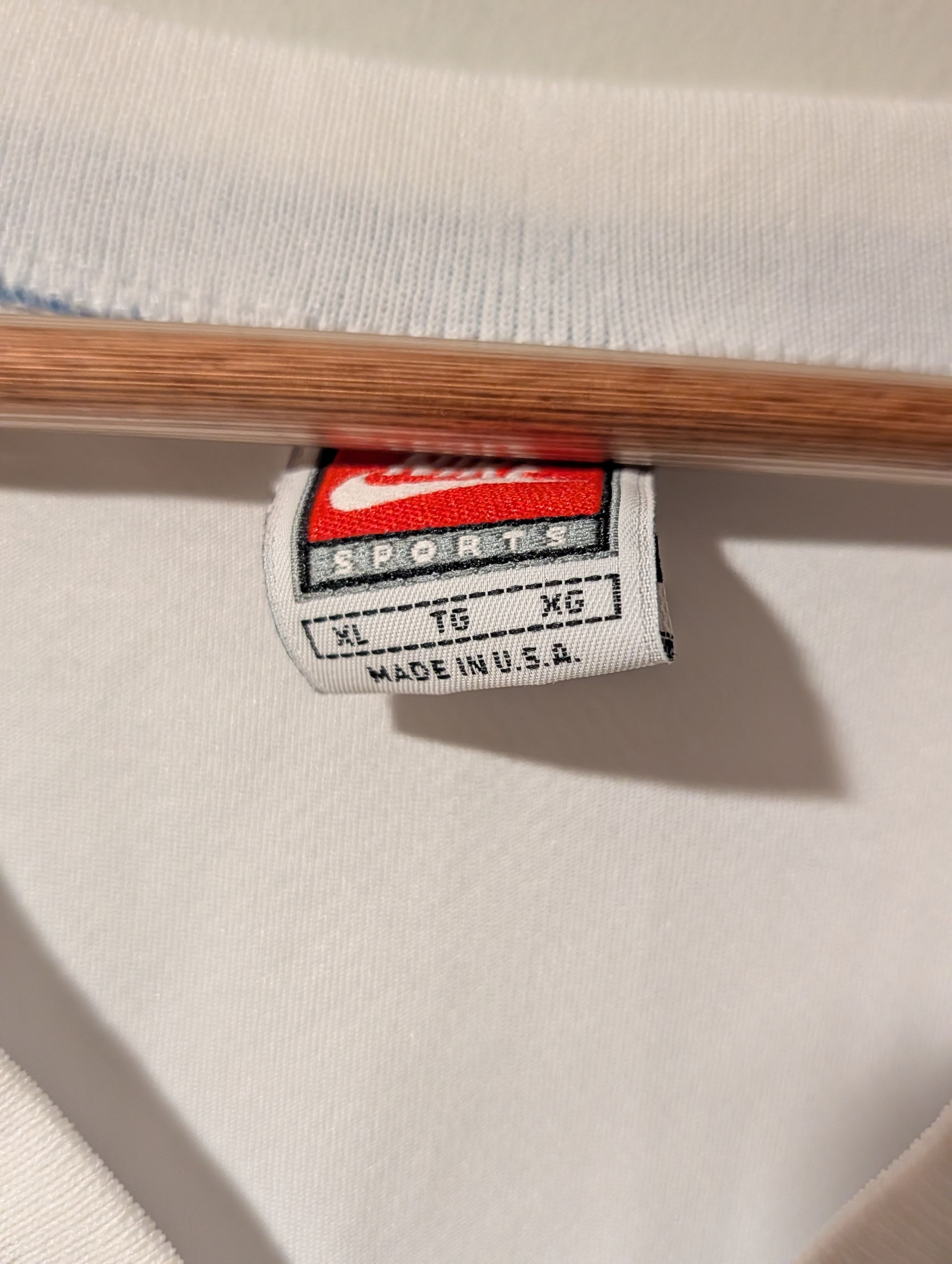 Nike VTG Nike North Carolina Tar Heels #5 Basketball Jersey XL Size US XL / EU 56 / 4 - 6 Thumbnail