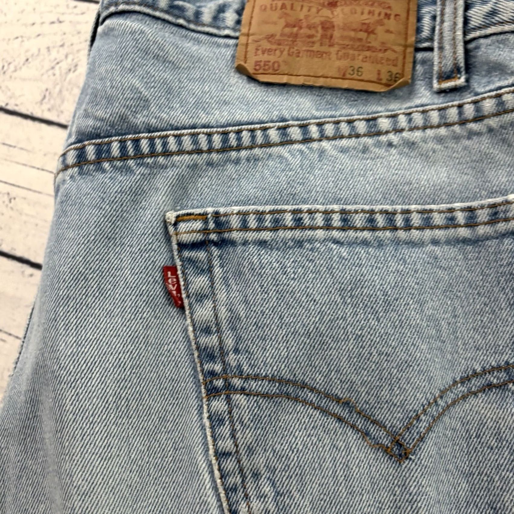 Levi's Vintage Levi's 550 Relaxed Fit Light Wash Denim Blue Jeans Men's 36x36 Size US 36 / EU 52 - 4 Thumbnail