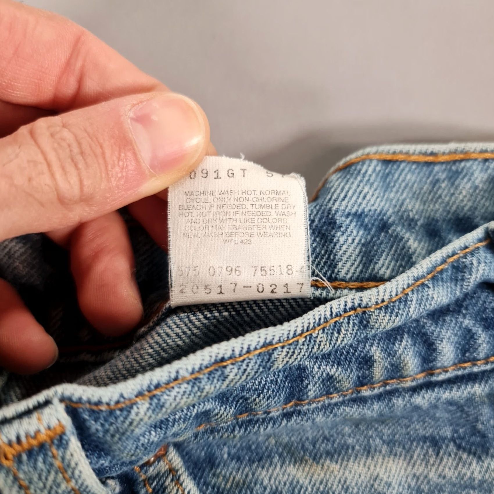 Levi's VINTAGE Levi's 517 Jeans Mens Blue W34 L27 Bootcut Made In USA 90s Denim Pants 5-Pocket Design Women or Mens? Size US 34 / EU 50 - 7 Thumbnail
