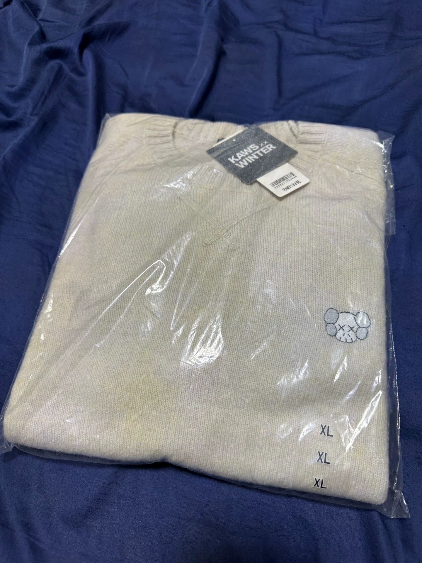 Uniqlo UNIQLO KAWS Soft Wool Crewneck Sweater Cream XL Size US XL / EU 56 / 4 - 2 Thumbnail