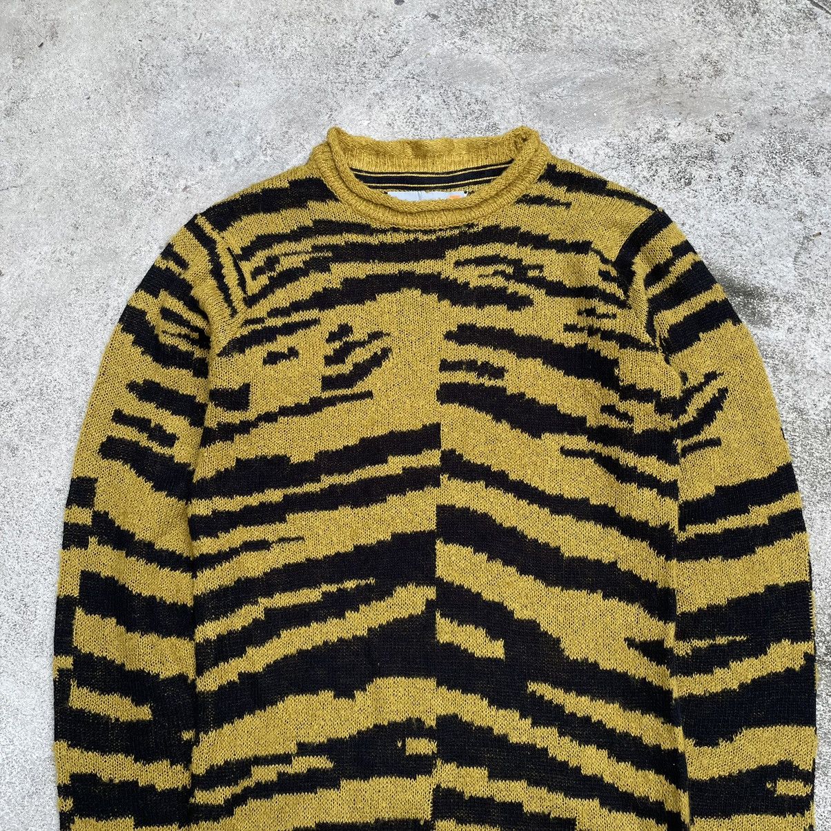 Vintage Vintage 90s Y2K Tiger Stripe Knit Sweater Grunge Baggy M Size US M / EU 48-50 / 2 - 4 Thumbnail