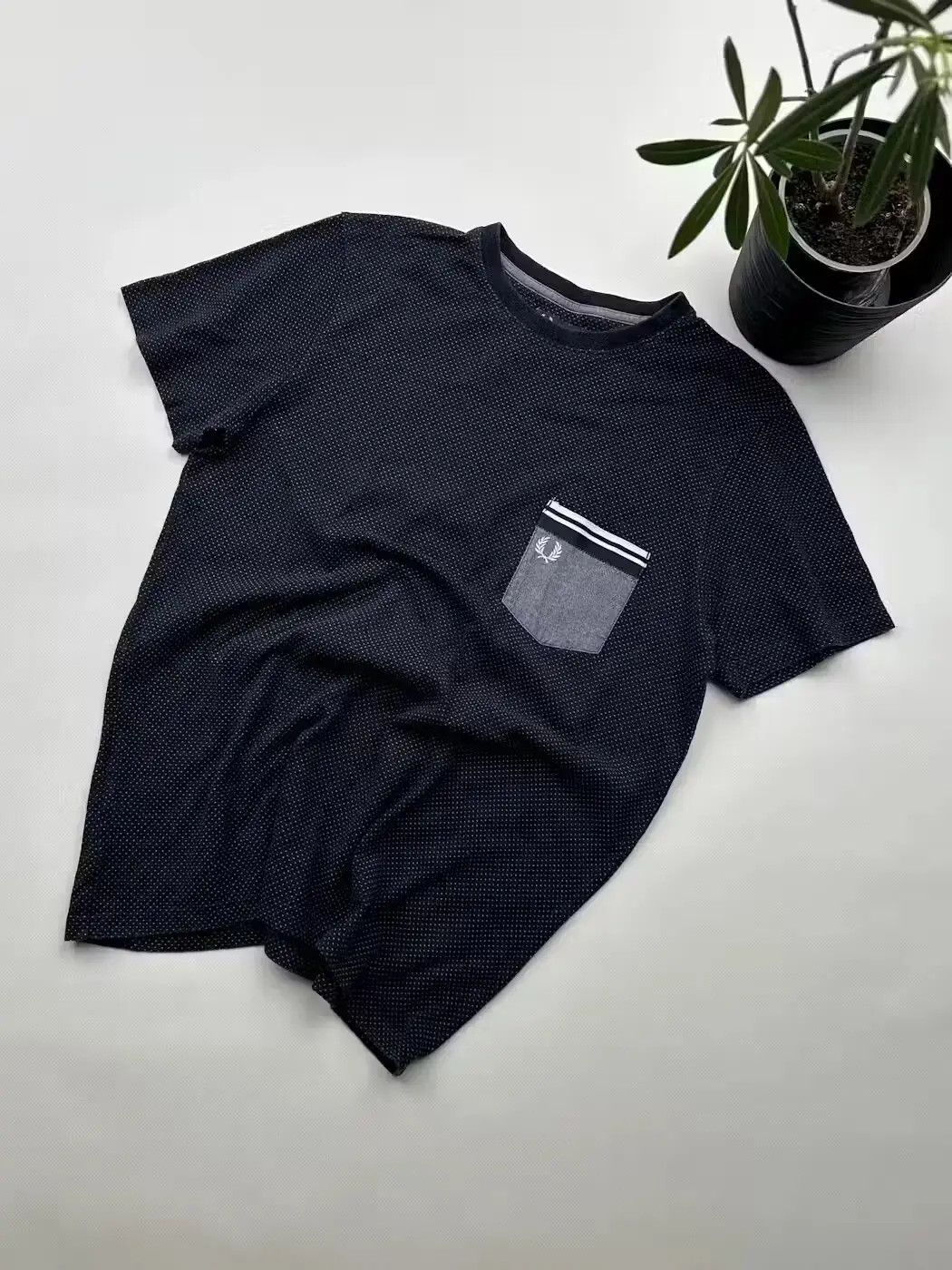 Fred Perry Fred Perry Pocket T-Shirt (388) Size US M / EU 48-50 / 2 - 1 Thumbnail