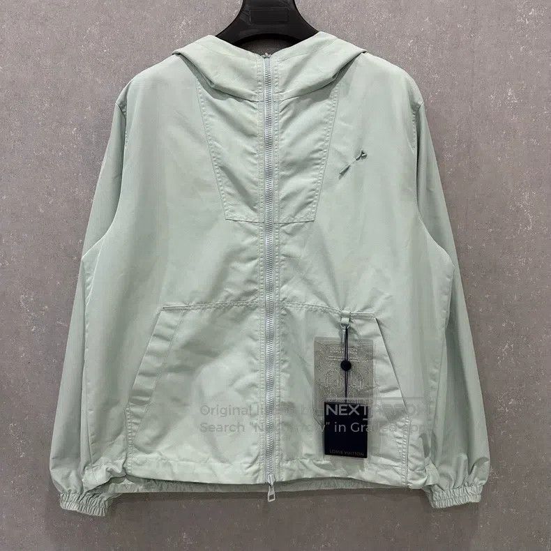 Louis Vuitton Louis Vuitton Pin full logo double-sided assault jacket Size US M / EU 48-50 / 2 - 1 Thumbnail
