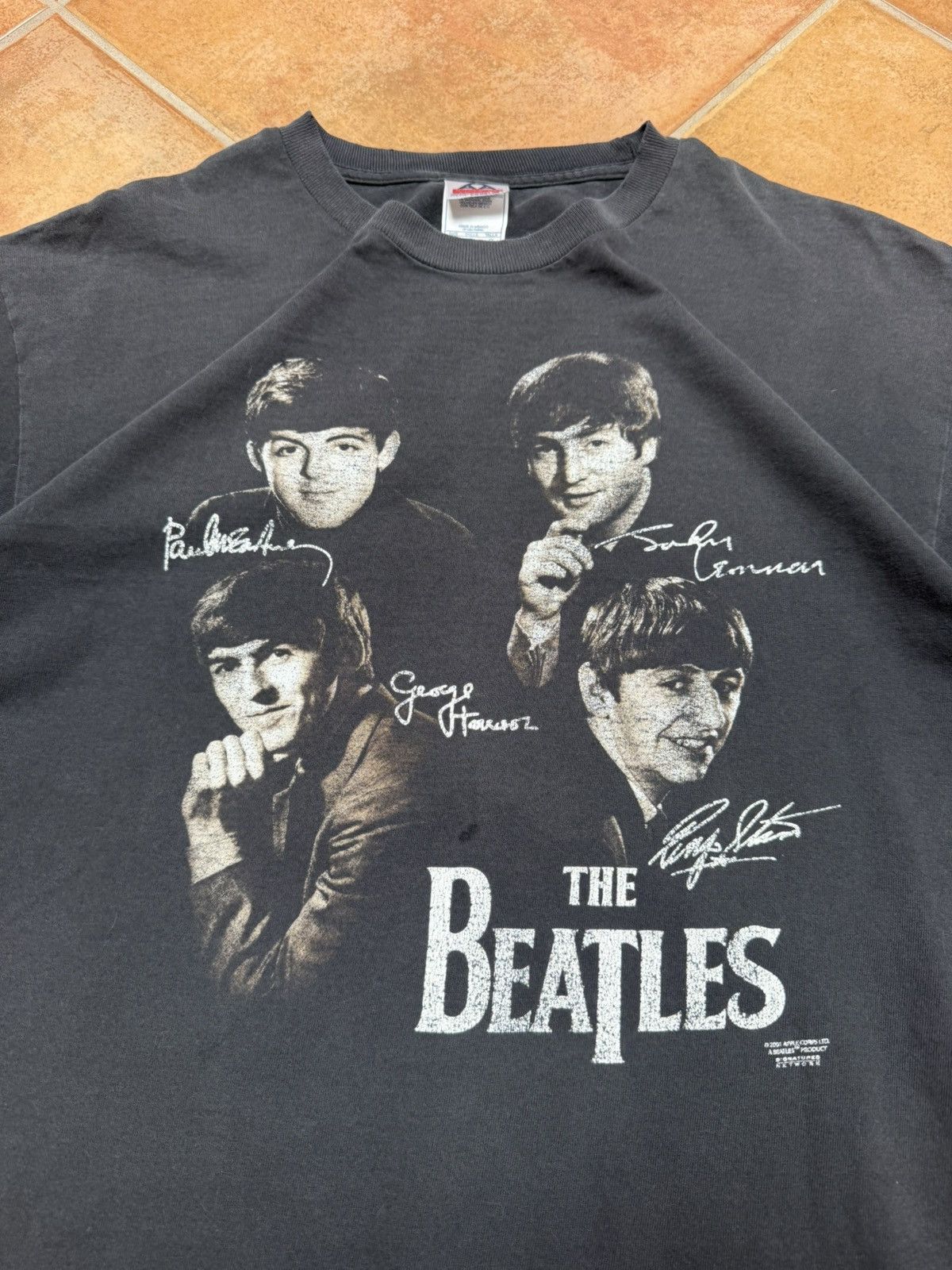Band Tees Y2k Faded Beatles Band tee Size US L / EU 52-54 / 3 - 3 Thumbnail
