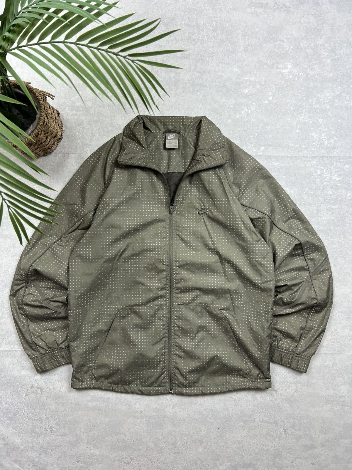 Nike 00s Nike Retro Logo Vintage Y2K Oversized Retro Nylon Jacket Size US M / EU 48-50 / 2 - 1 Thumbnail
