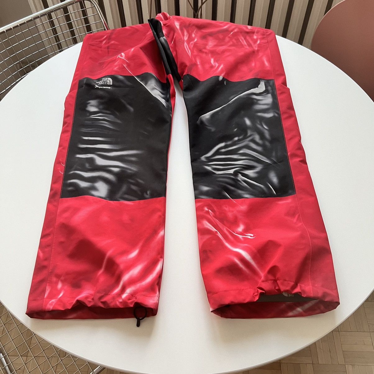 Supreme × The North Face Supreme The North Face Printed Mountain Pant red XL Size US 36 / EU 52 - 2 Thumbnail