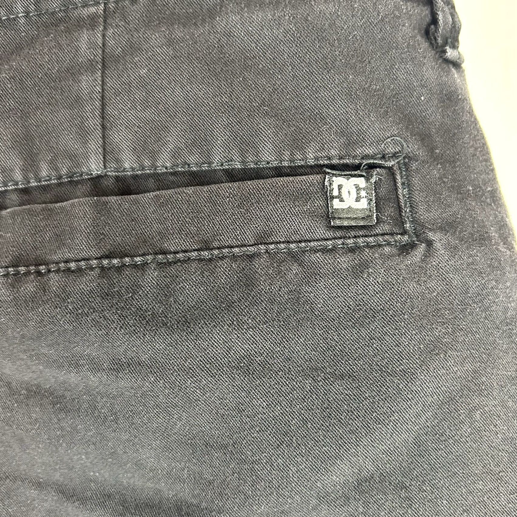 Vintage DC Skate Shorts Mens Size 38 Black Chino 38x10.5" Skateboarding DC Shoe Co Size US 38 / EU 54 - 5 Thumbnail