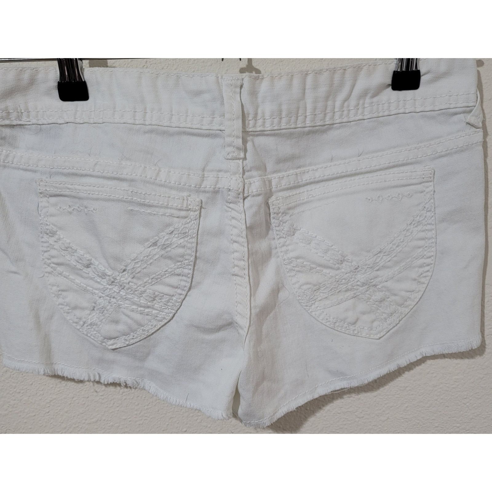Other Rue 21 White Frayed Hem Women's Shorts 5 / 6 Size 28" / US 6 / IT 42 - 2 Thumbnail