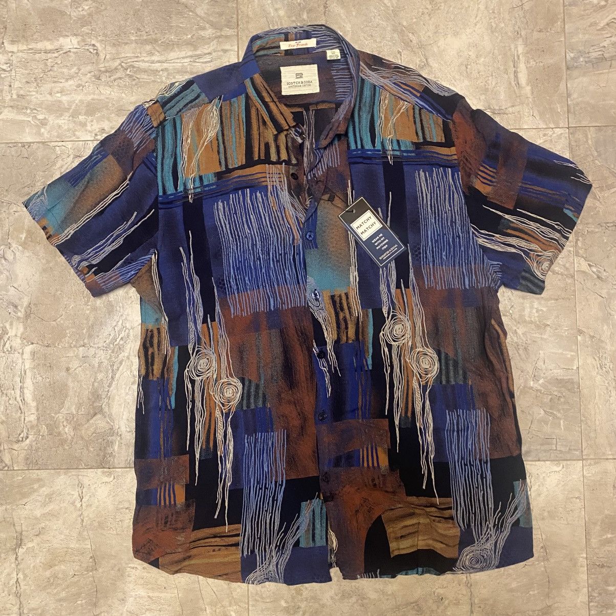 Men’s short sleeve button-down
