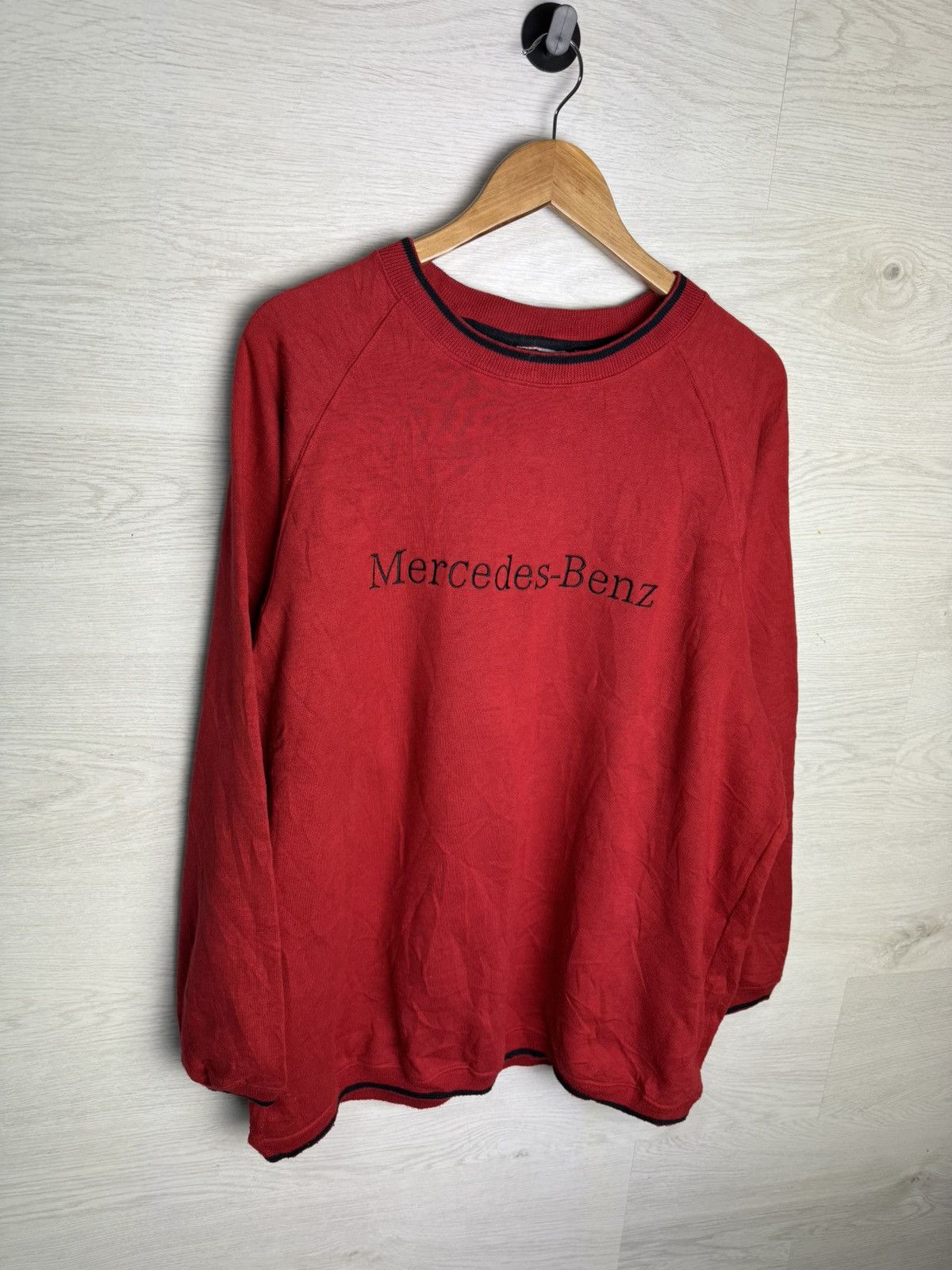 Vintage Mercedes-Benz Sweatshirt Classic Red Oversized Size US L / EU 52-54 / 3 - 2 Thumbnail