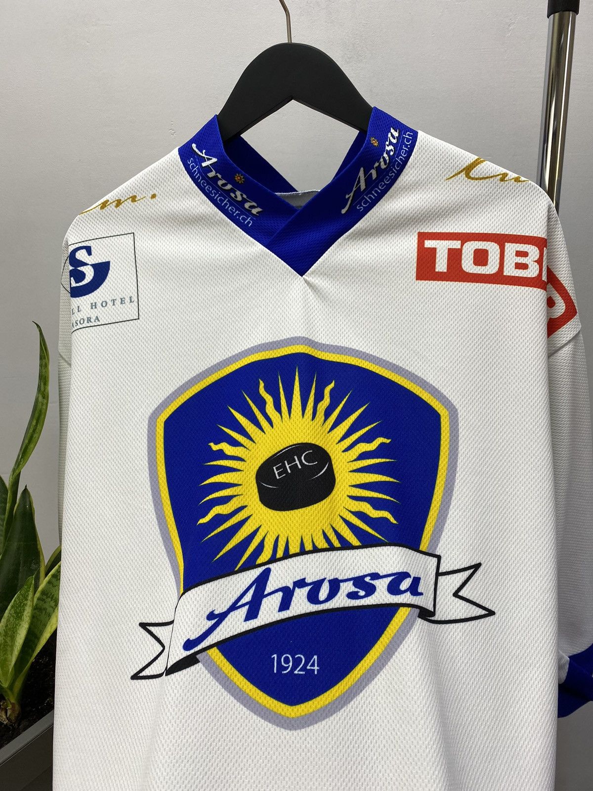 NHL × Vintage EHC AROSA HOCKEY SHIRT JERSEY OCHSNER SIZE M #1 SUSSANNE Size US M / EU 48-50 / 2 - 17 Thumbnail