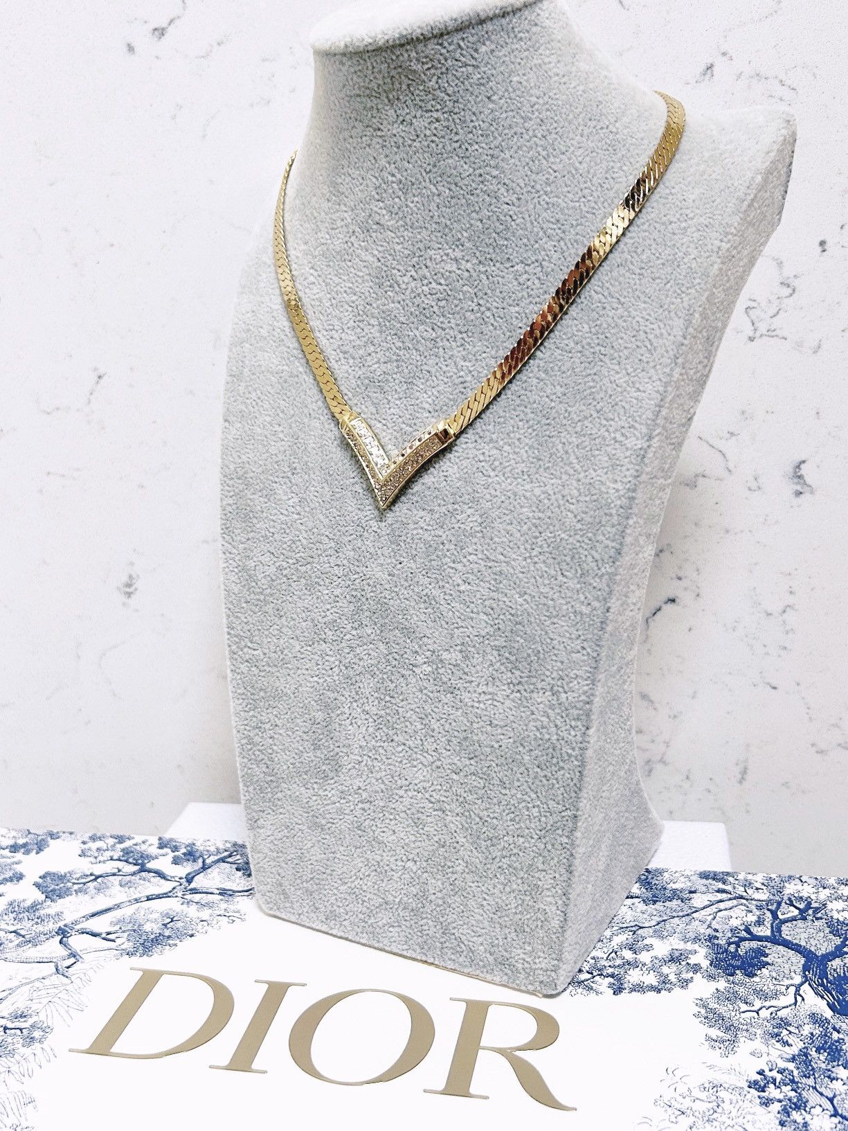 Dior Authentic Dior Vintage 24kt G.P Crystal Herringbone Necklace Size ONE SIZE - 6 Thumbnail