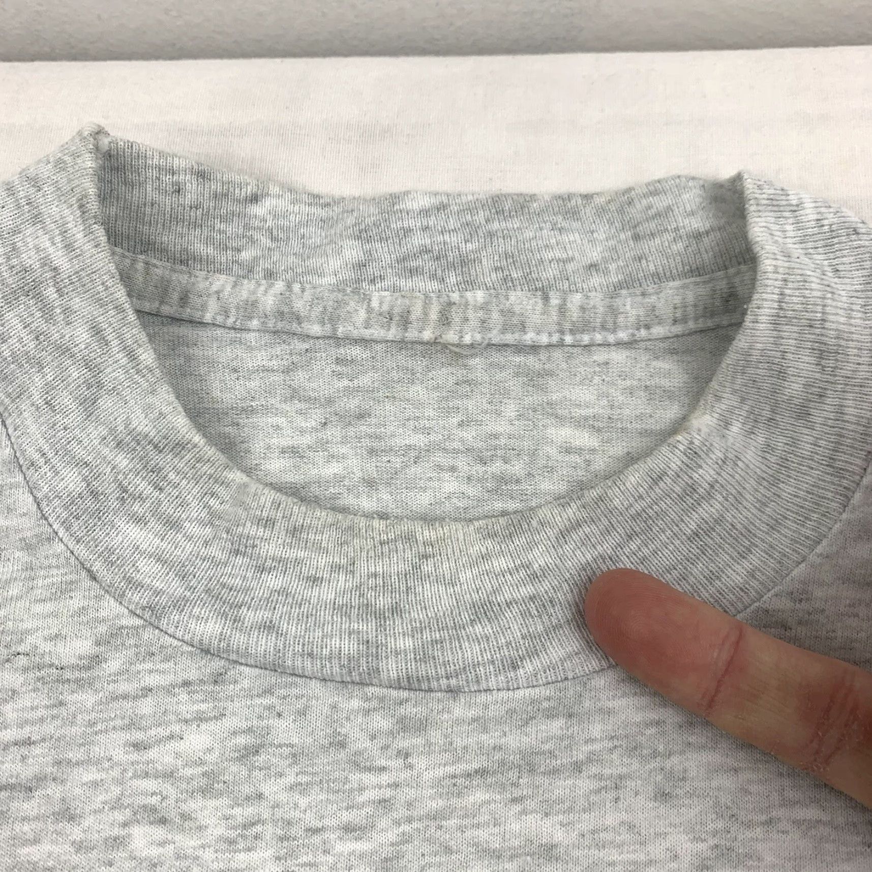 Vintage VINTAGE Operation Joint Endeavor T Shirt Adult Large Gray Military America Eagle Mens Size US L / EU 52-54 / 3 - 3 Thumbnail