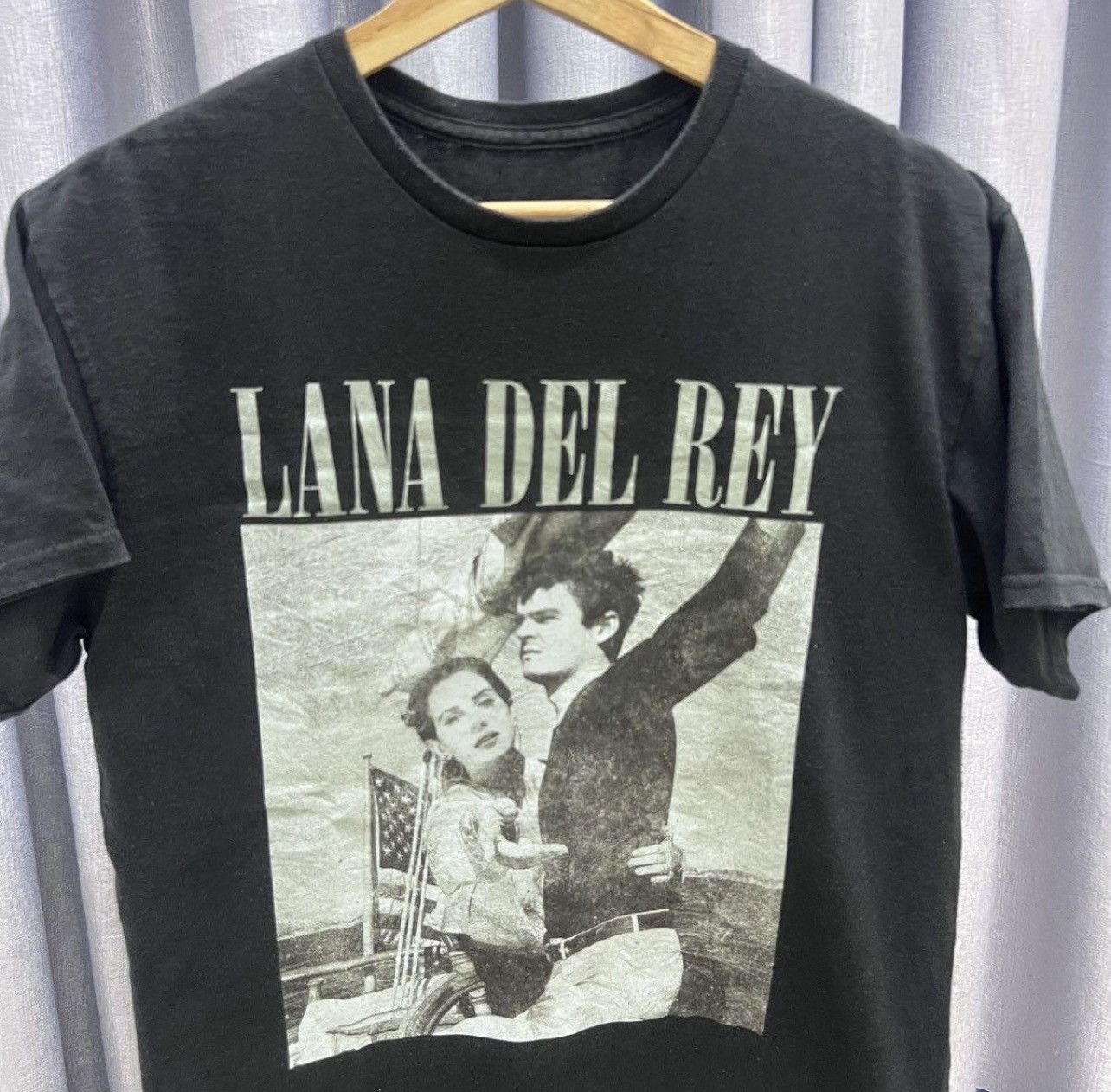 Band Tees Vintage lana Del Rey Album Tshirt Size US M / EU 48-50 / 2 - 2 Thumbnail