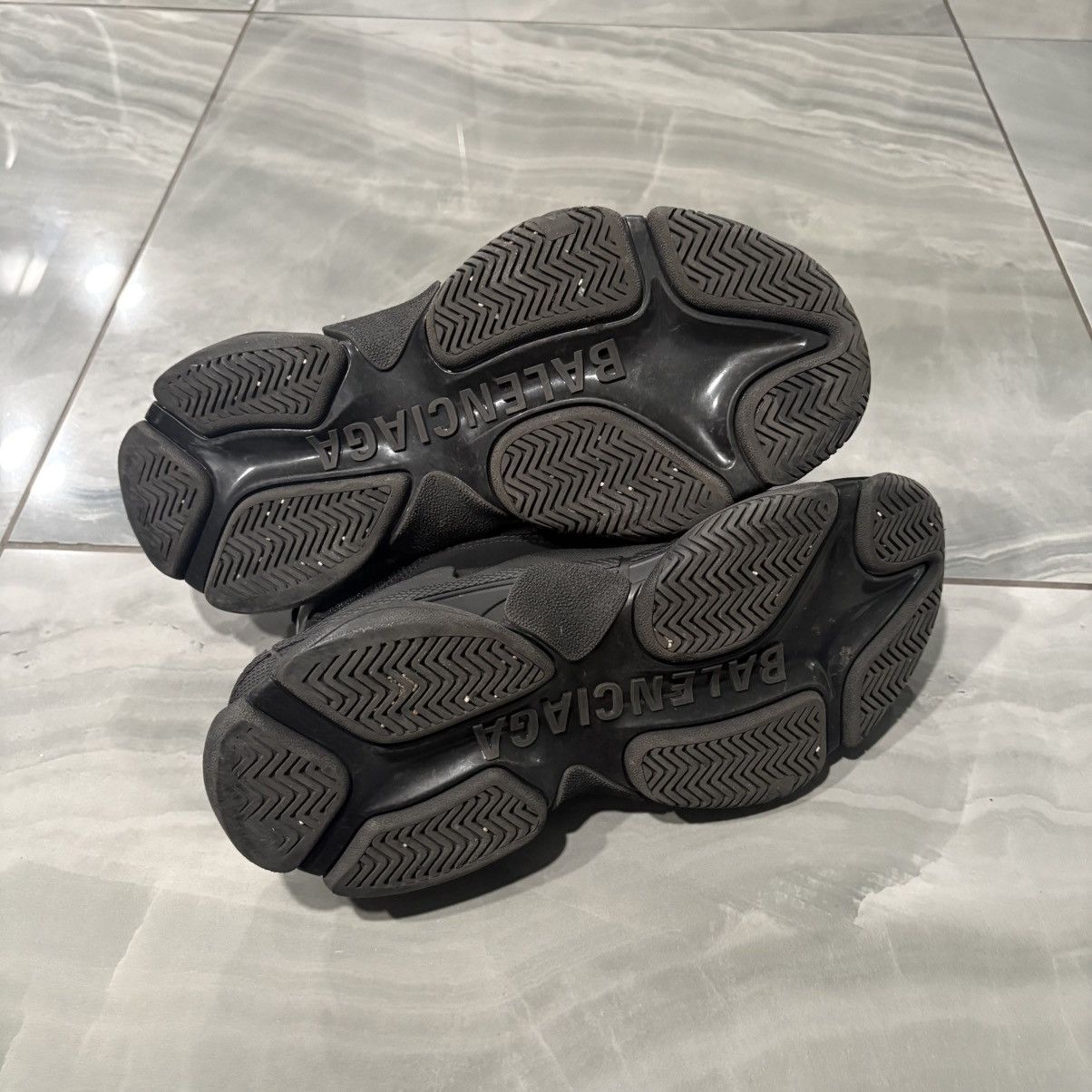 Balenciaga Balenciaga x Adidas Black Triple S Size US 8 / EU 41 - 4 Thumbnail