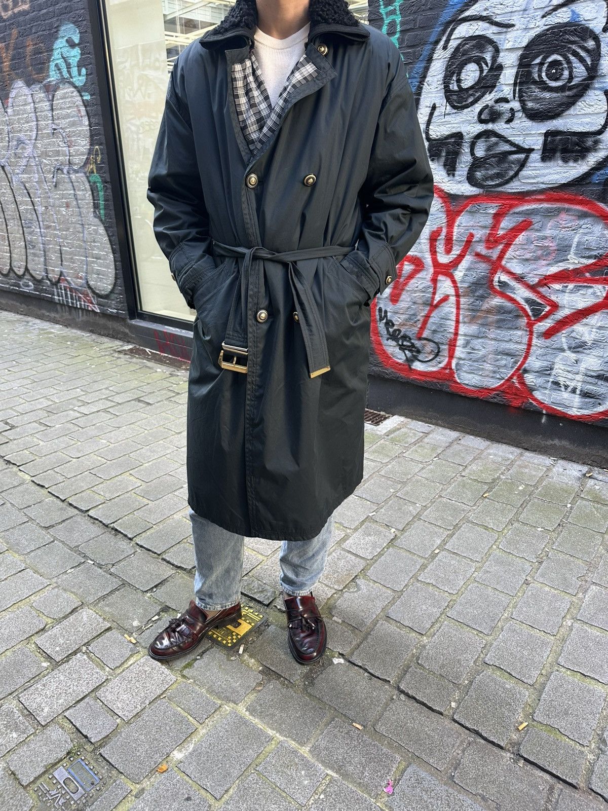 Versace Gianni Versace 1992 Double Breasted Overcoat, Medusa buttoms Size US M / EU 48-50 / 2 - 1 Thumbnail