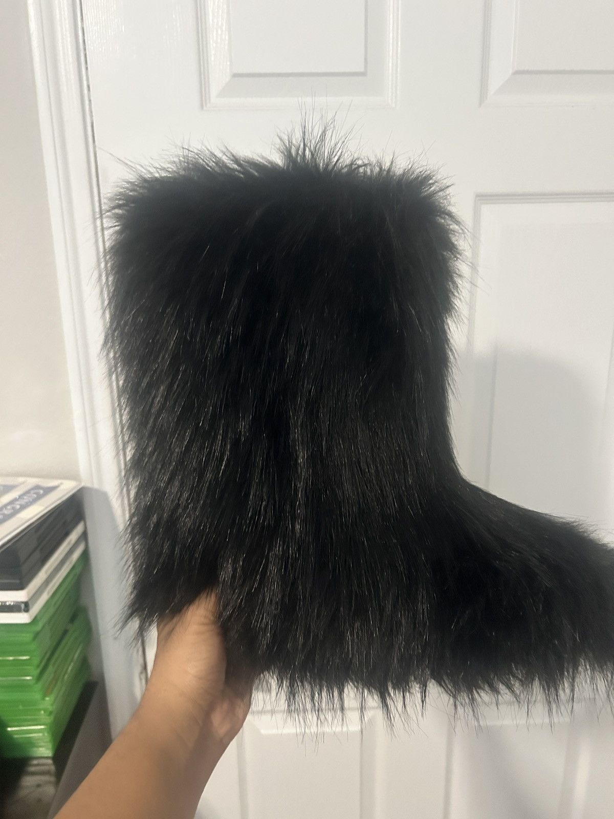 2145 triple black Fur boots