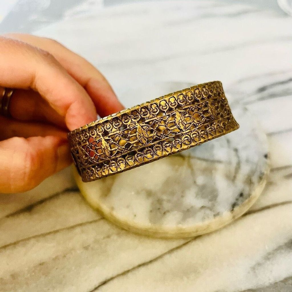 Vintage Antique Filigree Hinged Bangle Bracelet Dark Gold Size ONE SIZE - 4 Thumbnail