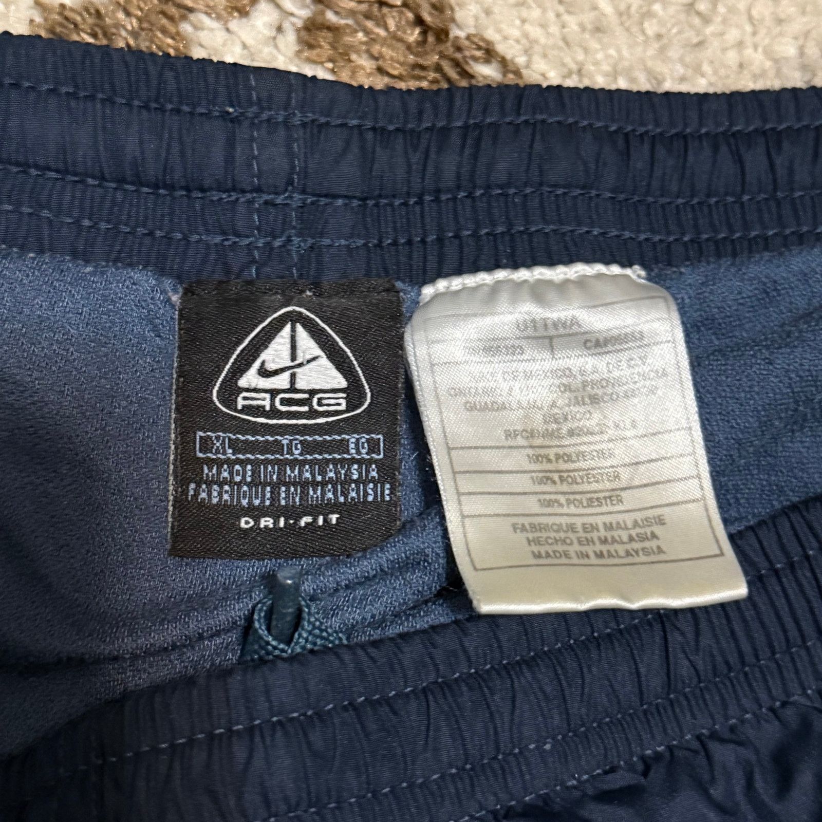 Nike ACG Vintage Nike ACG Dri Fit Running Shorts Size XL Y2K Size US 38 / EU 54 - 4 Thumbnail