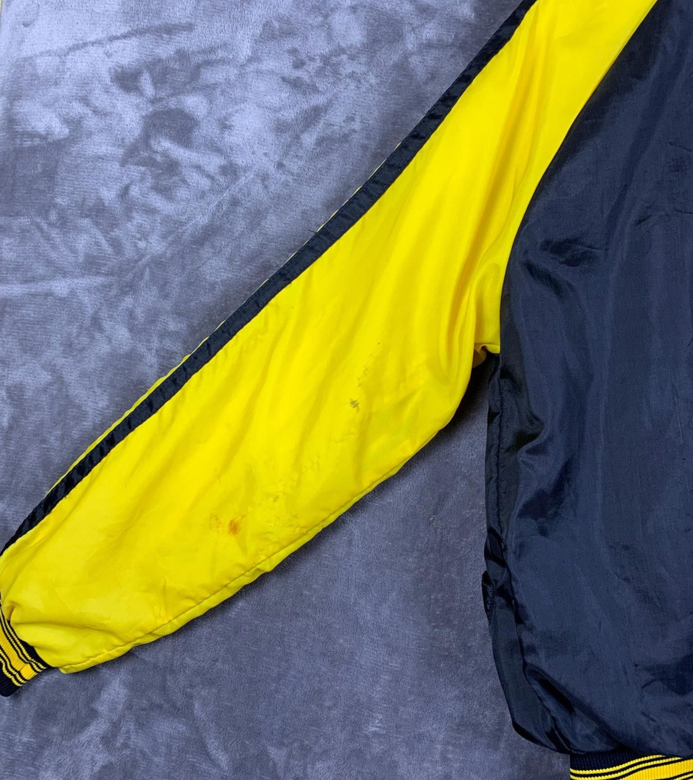 Holloway MENS Holloway Jacket Black and Gold Windbreaker Sz. M (290) Size US M / EU 48-50 / 2 - 4 Thumbnail