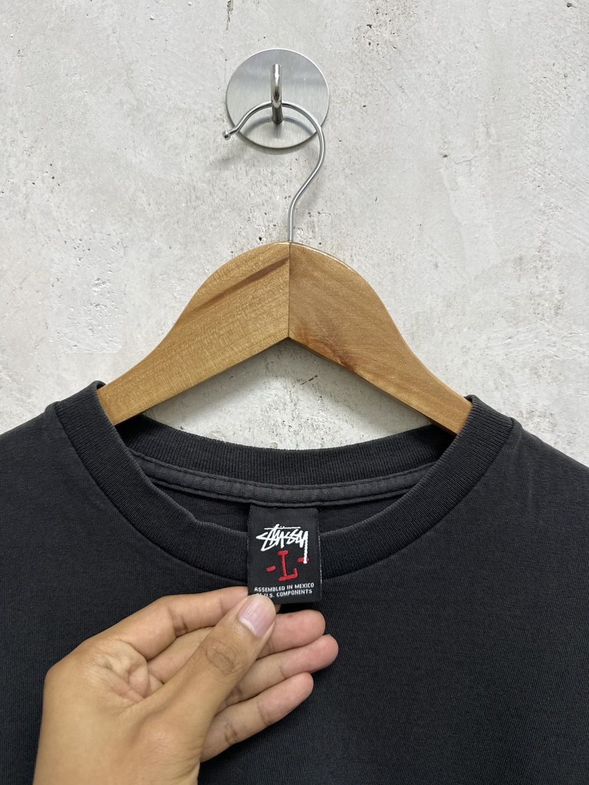 Stussy Sun Faded Stussy Signature distressed thrash tees Size US L / EU 52-54 / 3 - 5 Thumbnail