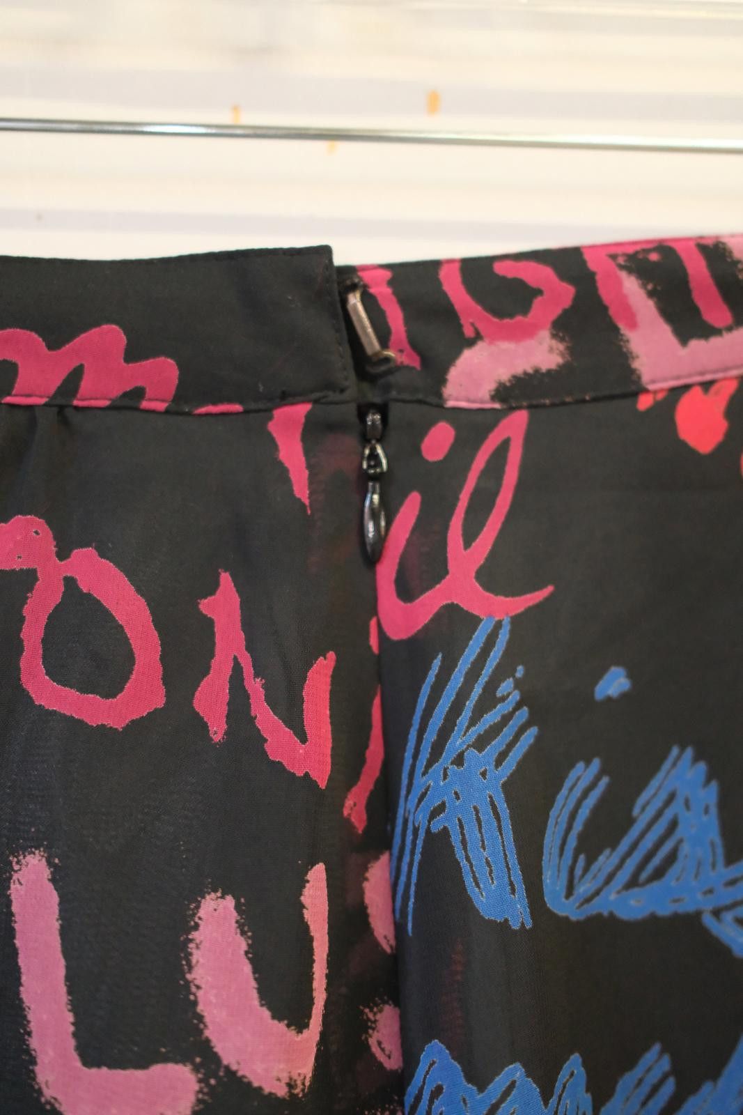 Jean Charles De Castelbajac 00's JC de Castelbajac AOP Text Graffiti Skirt Size 28" / US 6 / IT 42 - 3 Thumbnail