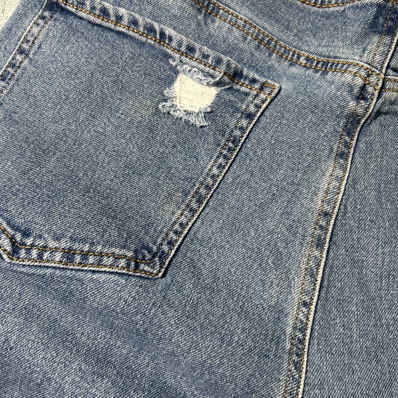Levi's Beyond Baggy Distressed Ripped Jeans Womens 36x29 Raw Hem Size 36" / US 14 / IT 50 - 9 Thumbnail