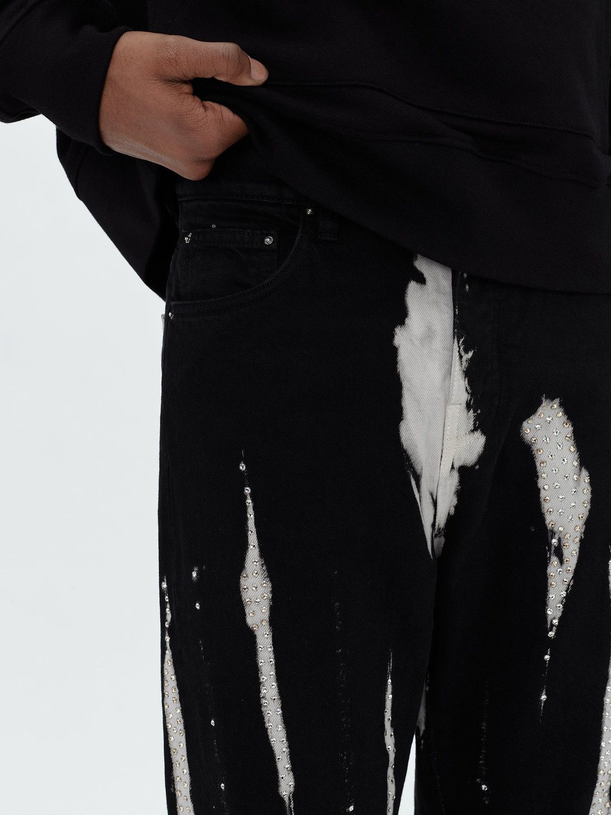 Amiri AMIRI CRYSTAL BLEACHED DYE STRAIGHT LEG EMBELLISHED JEAN Size US 30 / EU 46 - 2 Thumbnail