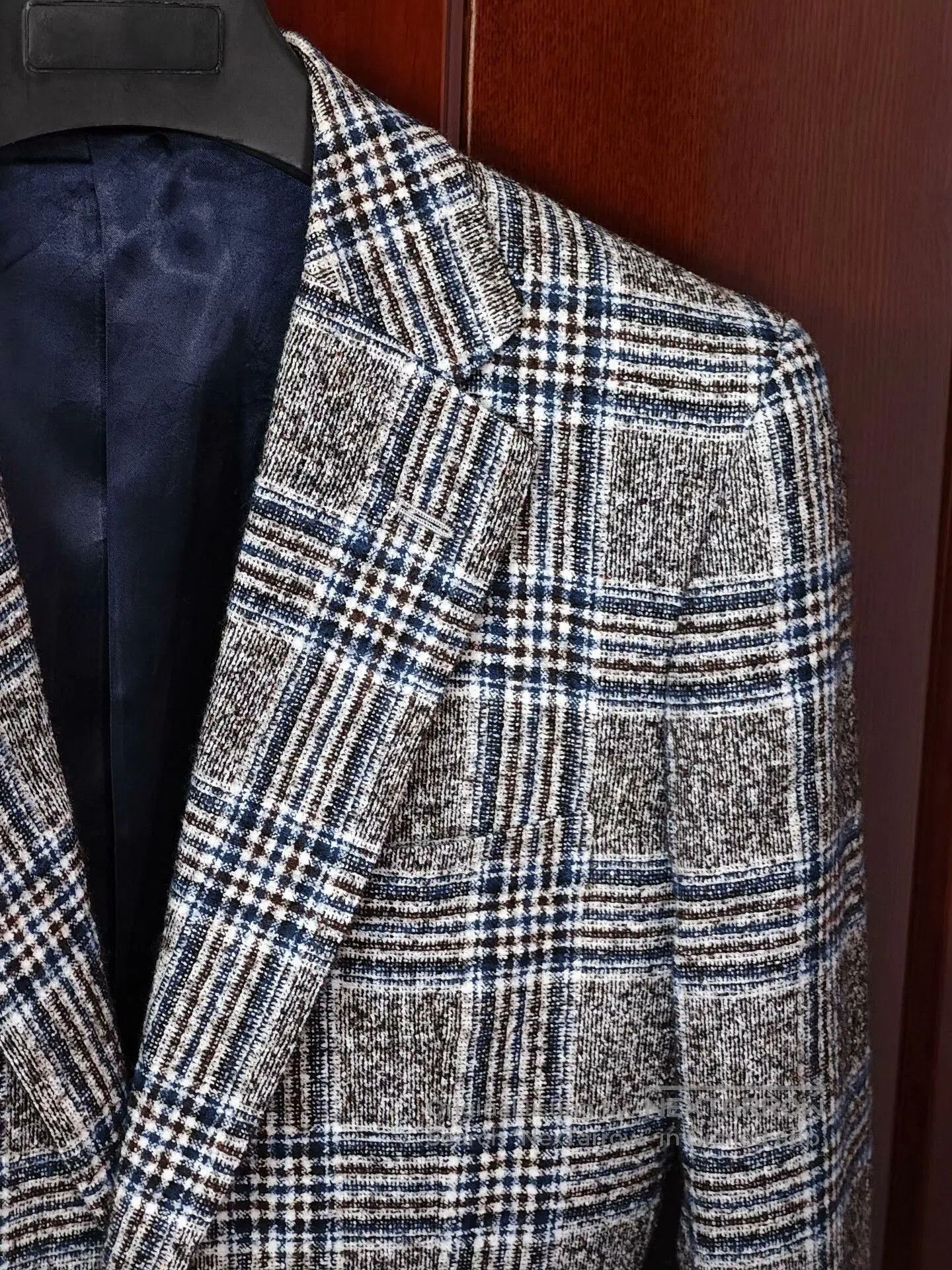 Armani Custom Italian Wool Blend Suit Jacket. Size US S / EU 44-46 / 1 - 2 Thumbnail