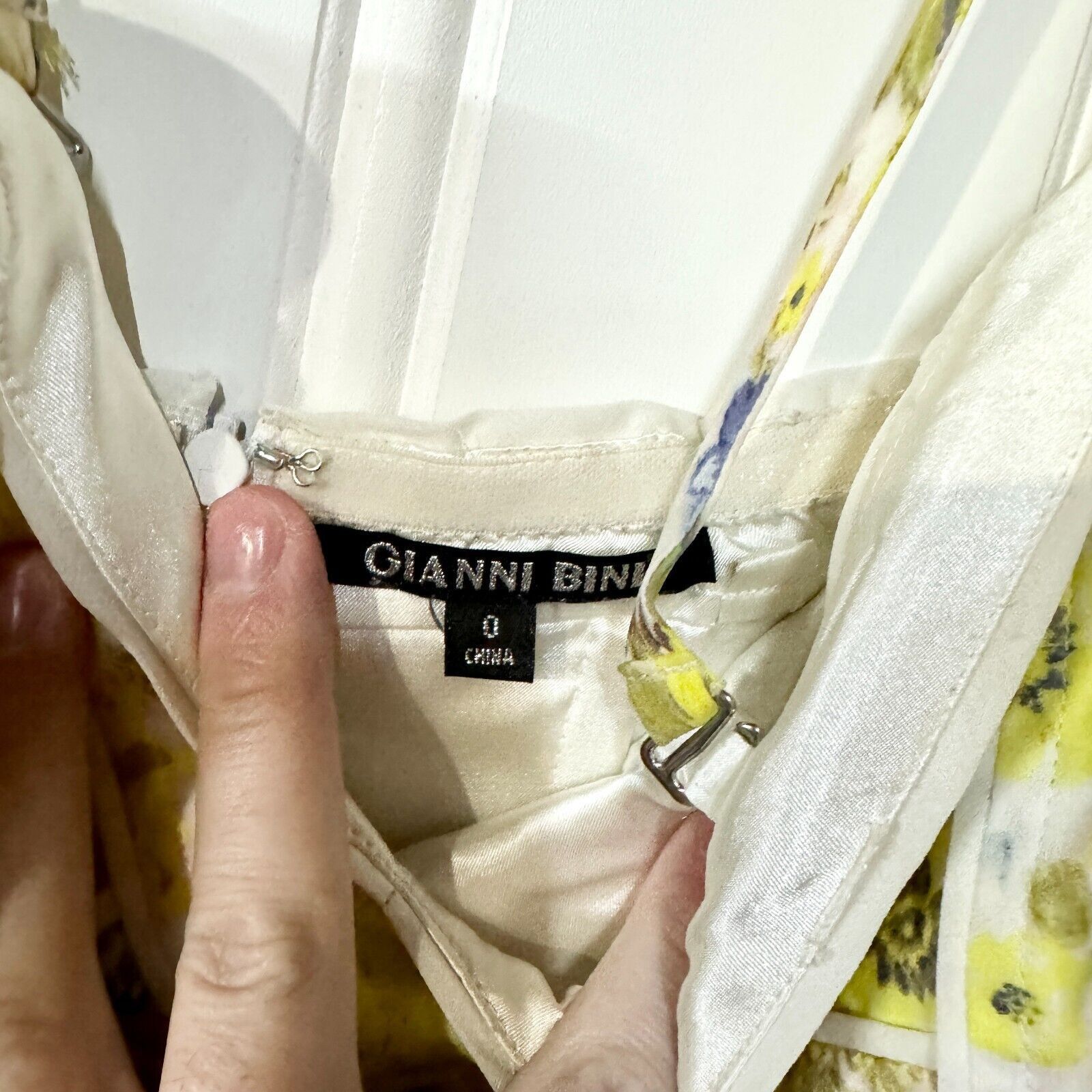 Gianni Valentino Gianni Bini Dress Size 0 Mini Sleeveless Floral Yellow Size XS / US 0-2 / IT 36-38 - 2 Thumbnail