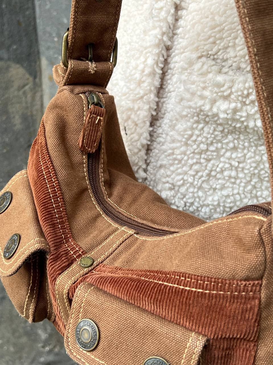 Levi's × Vintage Levi’s Y2K Vintage Purse Brown Mini Bag Corduroy Size ONE SIZE - 7 Thumbnail